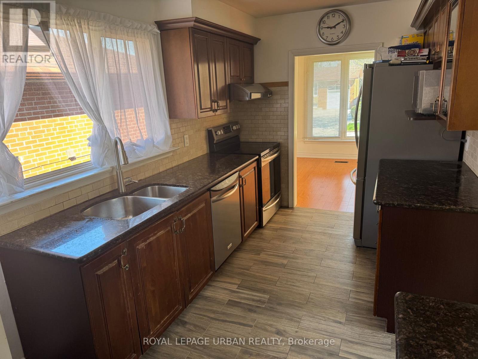 126 Marilake Drive, Toronto, Ontario  M1S 1V9 - Photo 5 - E13114514