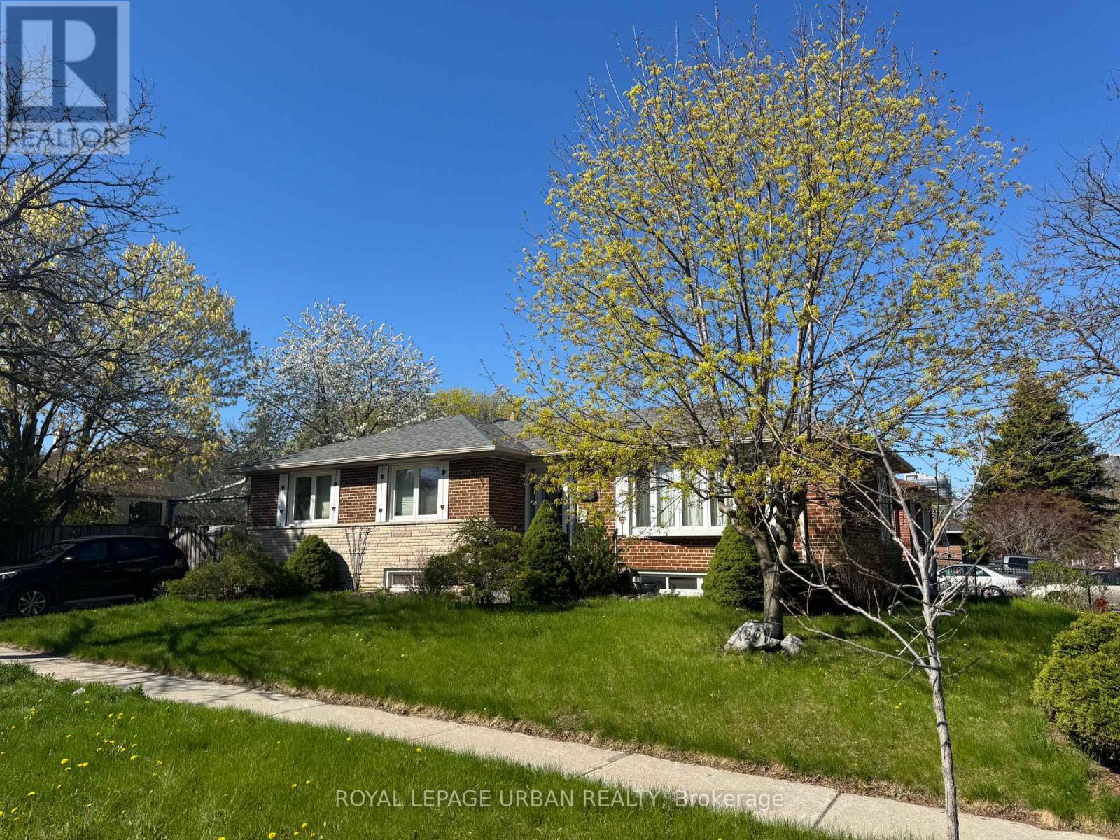 126 Marilake Drive, Toronto, Ontario  M1S 1V9 - Photo 2 - E13114514