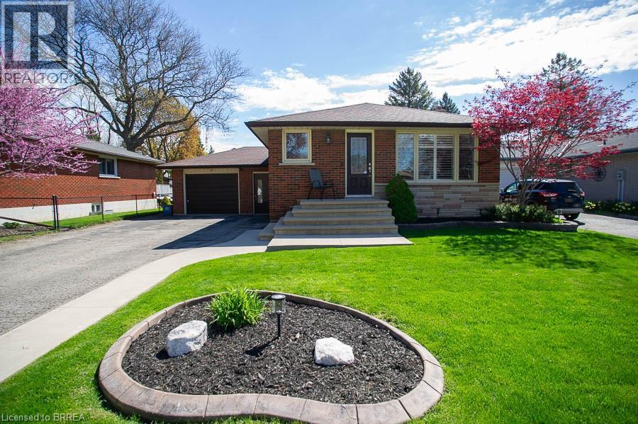 59 Wiltshire Drive, Brantford, Ontario  N3R 5B1 - Photo 2 - 40828661