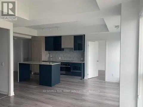 802 - 405 Dundas Street W, Oakville, Ontario  L6H 7E3 - Photo 1 - W13114896