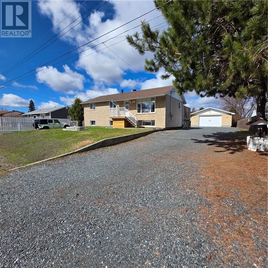 3225 Parkdale Crescent, Val Caron, Ontario  P3N 1A7 - Photo 1 - 2127657