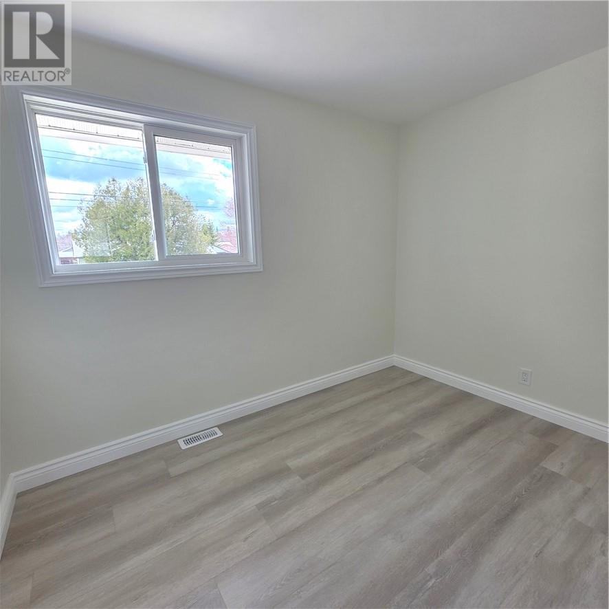 3225 Parkdale Crescent, Val Caron, Ontario  P3N 1A7 - Photo 22 - 2127657
