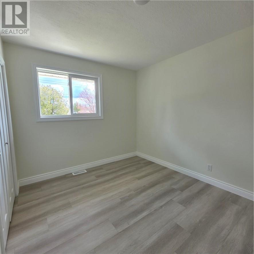3225 Parkdale Crescent, Val Caron, Ontario  P3N 1A7 - Photo 23 - 2127657
