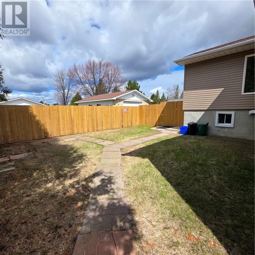 3225 Parkdale Crescent, Val Caron, Ontario  P3N 1A7 - Photo 33 - 2127657