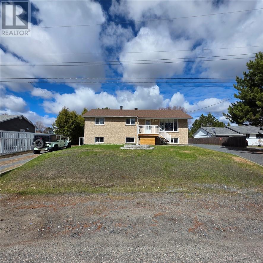 3225 Parkdale Crescent, Val Caron, Ontario  P3N 1A7 - Photo 45 - 2127657