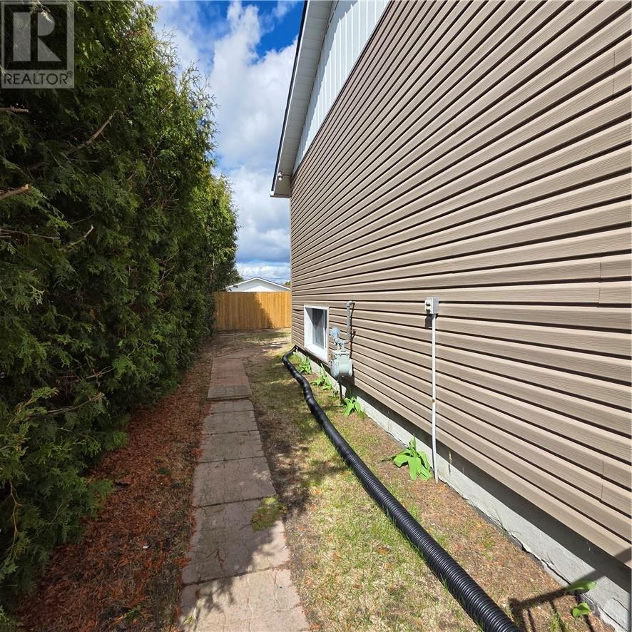 3225 Parkdale Crescent, Val Caron, Ontario  P3N 1A7 - Photo 47 - 2127657