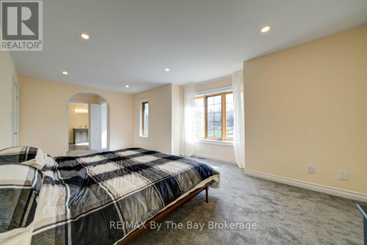 646 Oxbow Park Drive, Wasaga Beach, Ontario  L9Z 2V2 - Photo 34 - S13114826