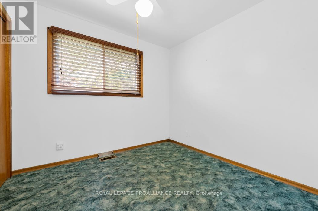 55 Village Drive, Belleville, Ontario  K8P 4K2 - Photo 16 - X13079706
