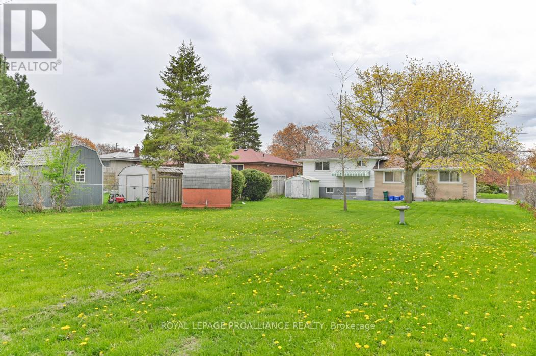 55 Village Drive, Belleville, Ontario  K8P 4K2 - Photo 24 - X13079706