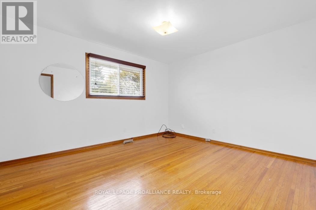 55 Village Drive, Belleville, Ontario  K8P 4K2 - Photo 13 - X13079706