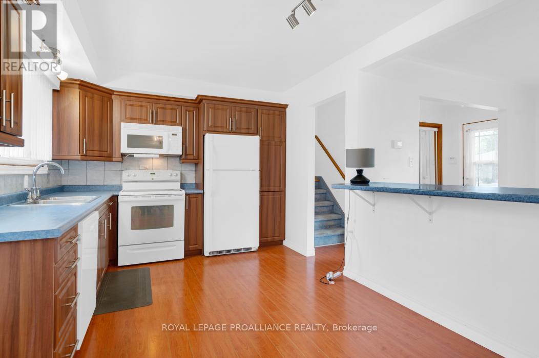 55 Village Drive, Belleville, Ontario  K8P 4K2 - Photo 6 - X13079706