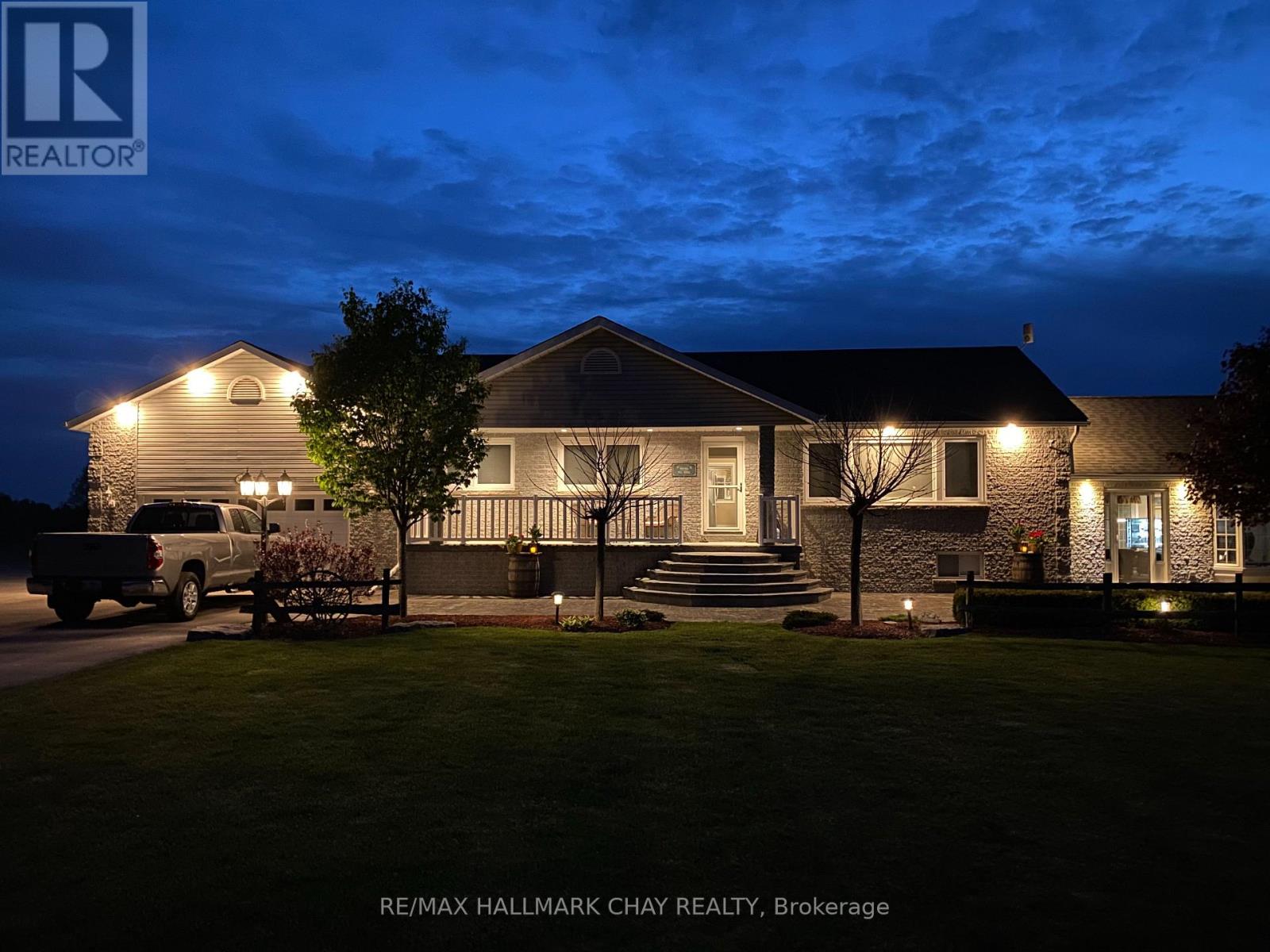 24518 Mccowan Road, Georgina, Ontario  L0E 1R0 - Photo 2 - N12937912