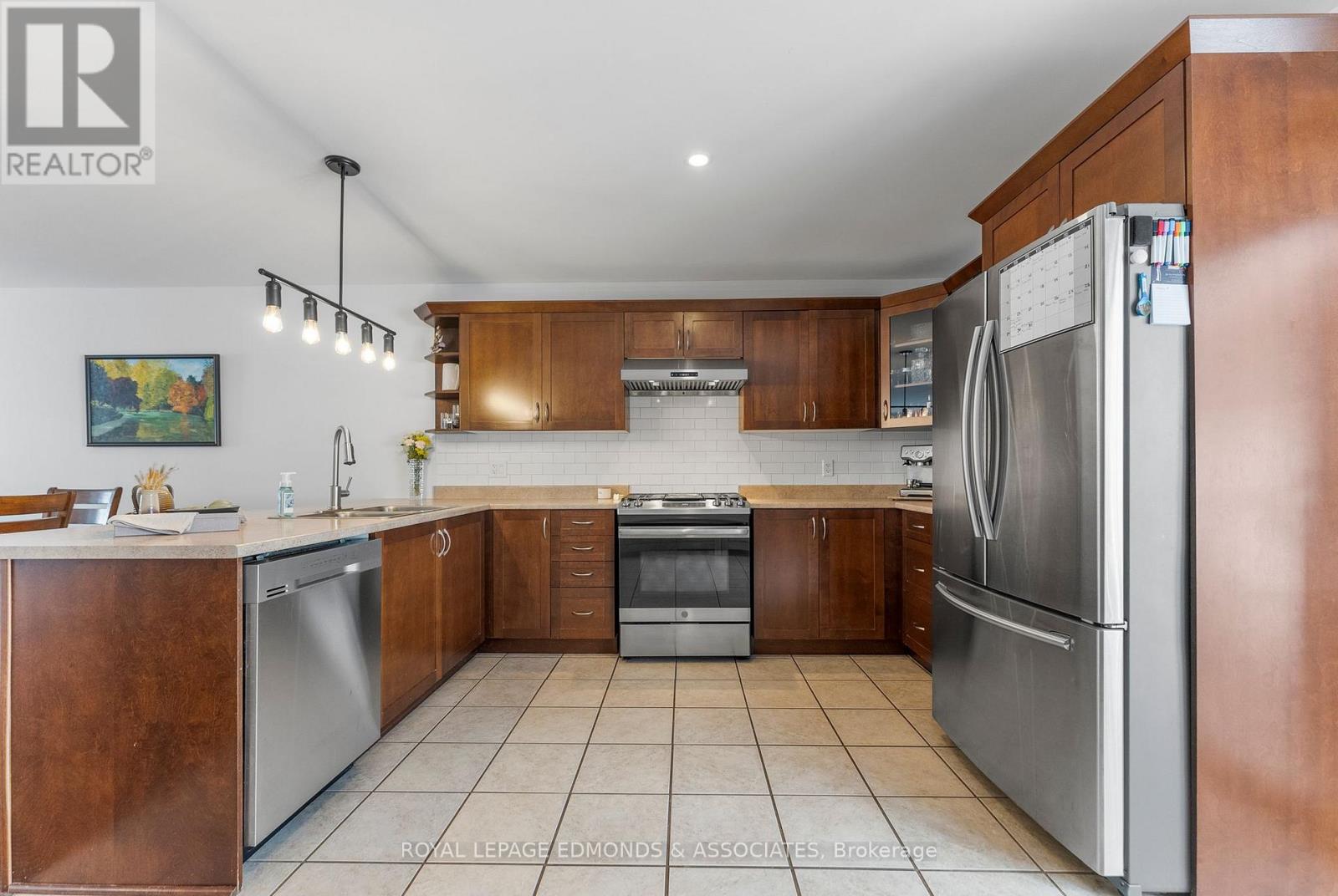 669 Fairview Avenue S, Laurentian Valley, Ontario  K8A 8N4 - Photo 7 - X13114972