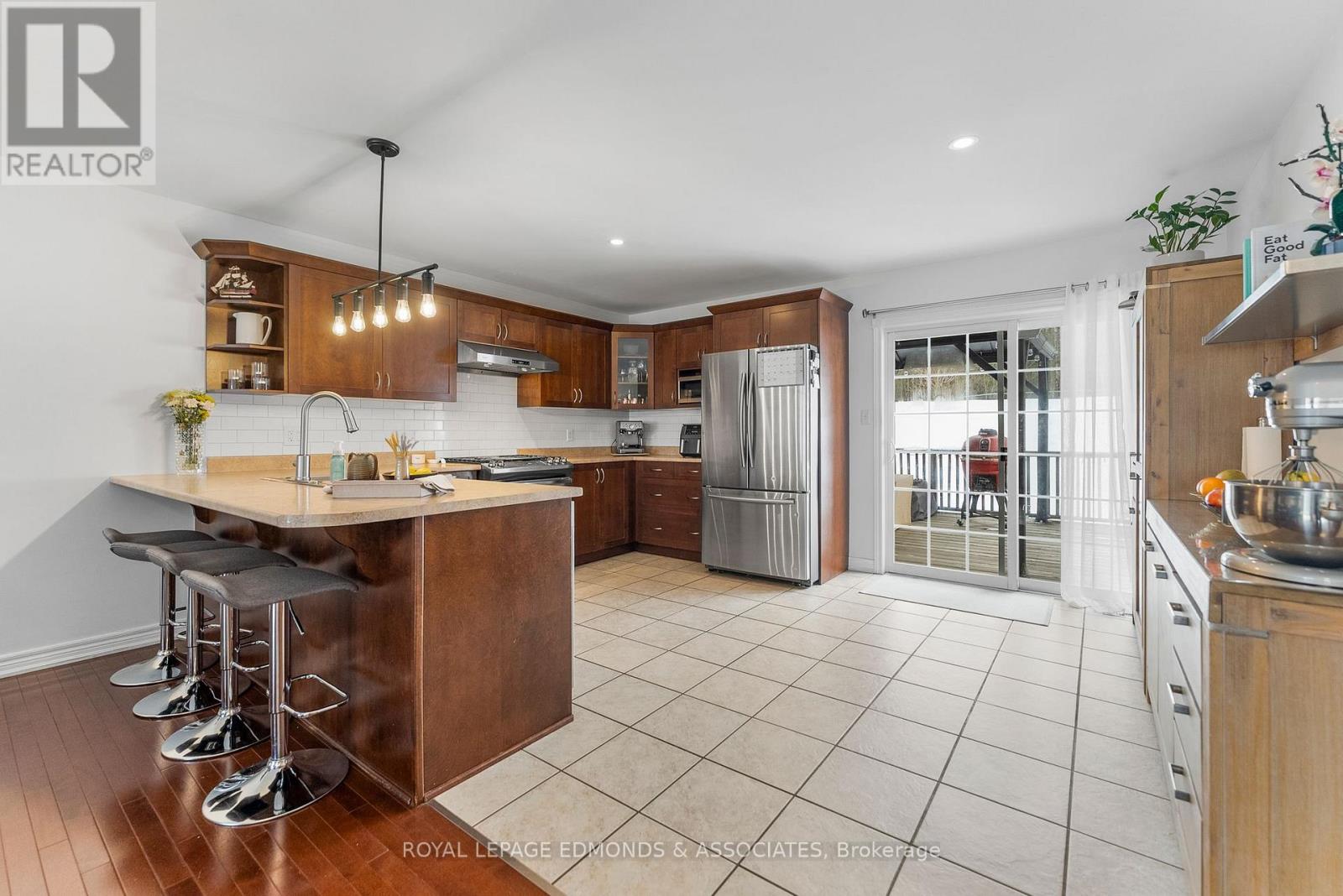 669 Fairview Avenue S, Laurentian Valley, Ontario  K8A 8N4 - Photo 8 - X13114972