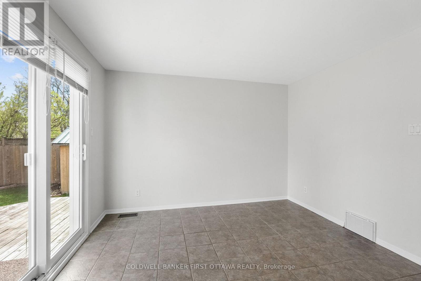 390 Cloverheath Crescent, Ottawa, Ontario  K1E 2R8 - Photo 20 - X13114960