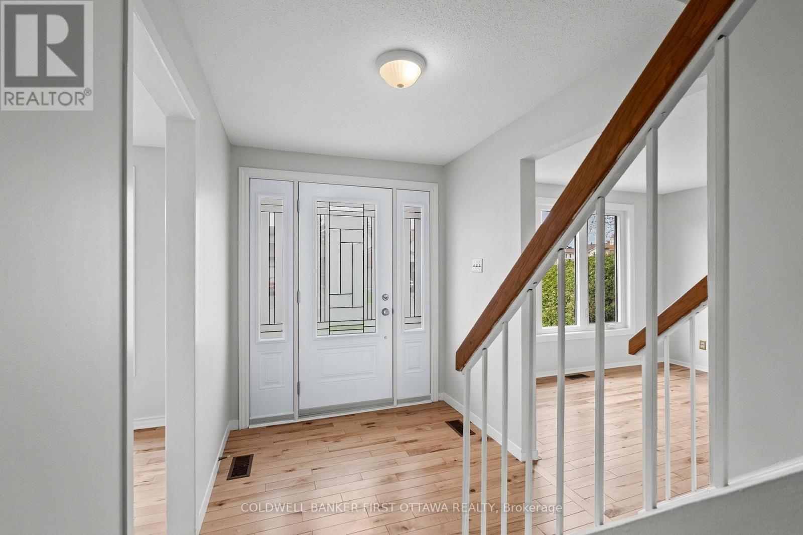 390 Cloverheath Crescent, Ottawa, Ontario  K1E 2R8 - Photo 4 - X13114960