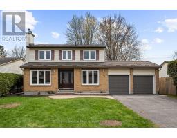 390 CLOVERHEATH CRESCENT, Ottawa, Ontario