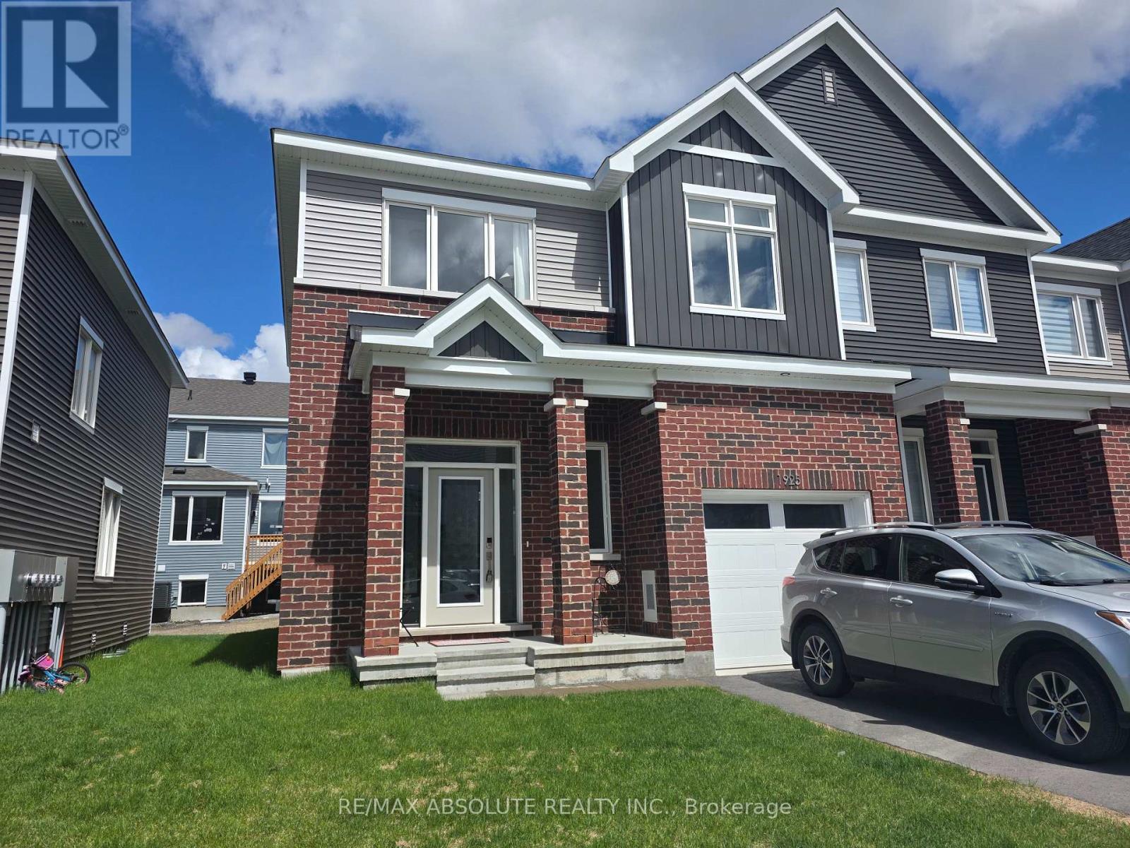 1925 Elevation Road, Ottawa, Ontario  K2J 7H1 - Photo 1 - X13115044
