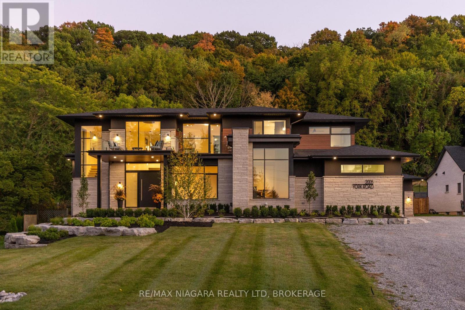 2005 York Road, Niagara-On-The-Lake, Ontario  L0S 1J0 - Photo 1 - X13115094