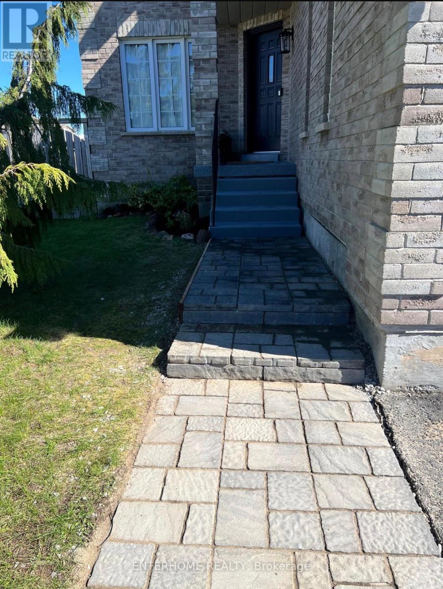 127 Birchwood Drive, Barrie (East Bayfield), Ontario L4M 6X3 - Photo 2 - S12648494