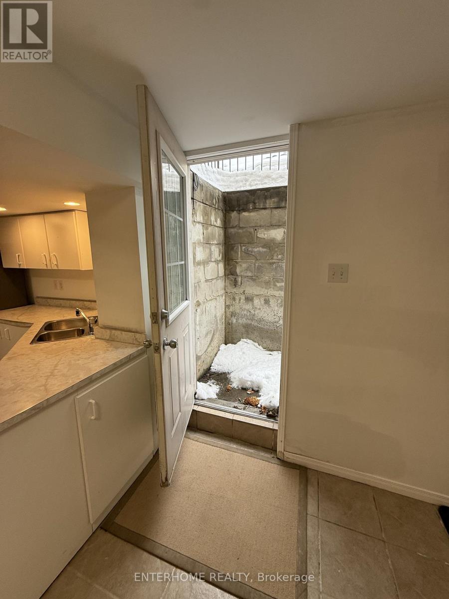127 Birchwood Drive, Barrie (East Bayfield), Ontario L4M 6X3 - Photo 38 - S12648494