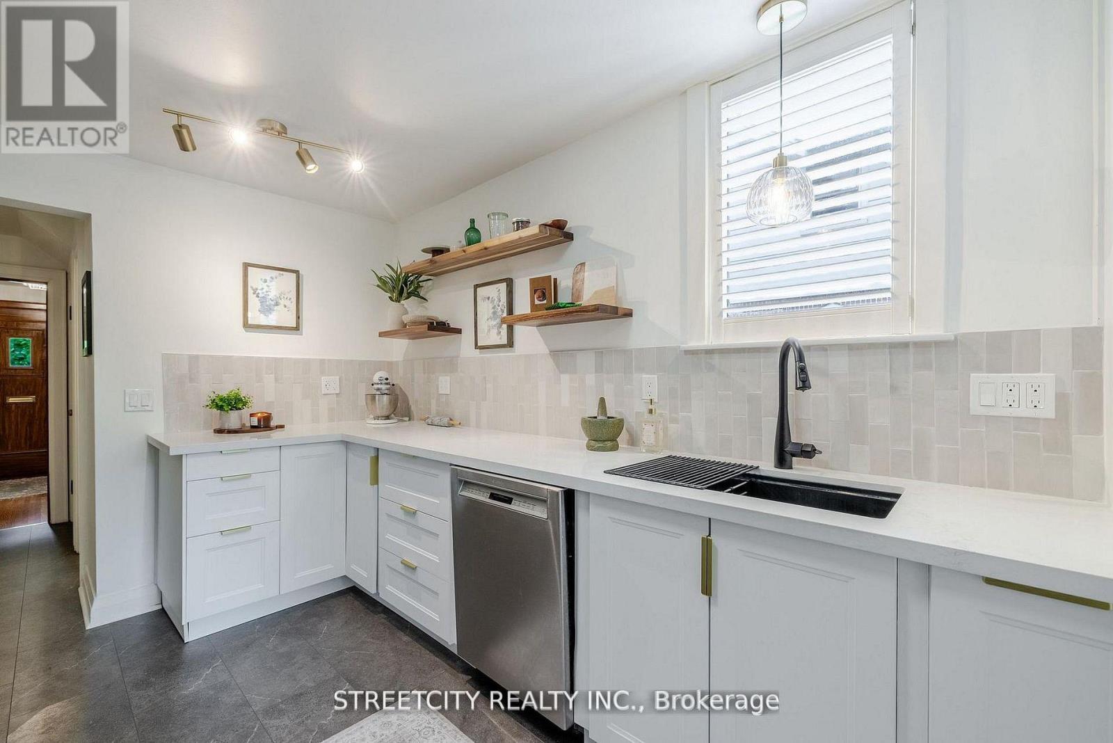 931 Waterloo Street, London East, Ontario  N6A 3X2 - Photo 9 - X13115082