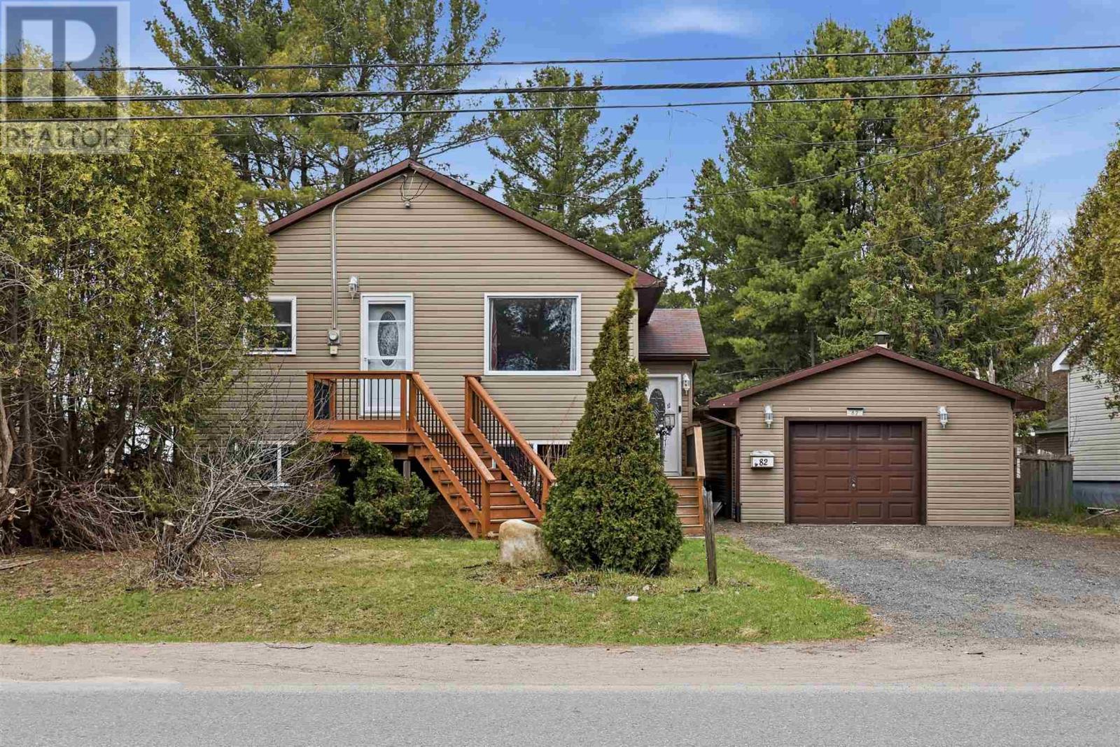 82 Frontenac St, Sault Ste. Marie, Ontario  P6B 2A3 - Photo 2 - SM260954