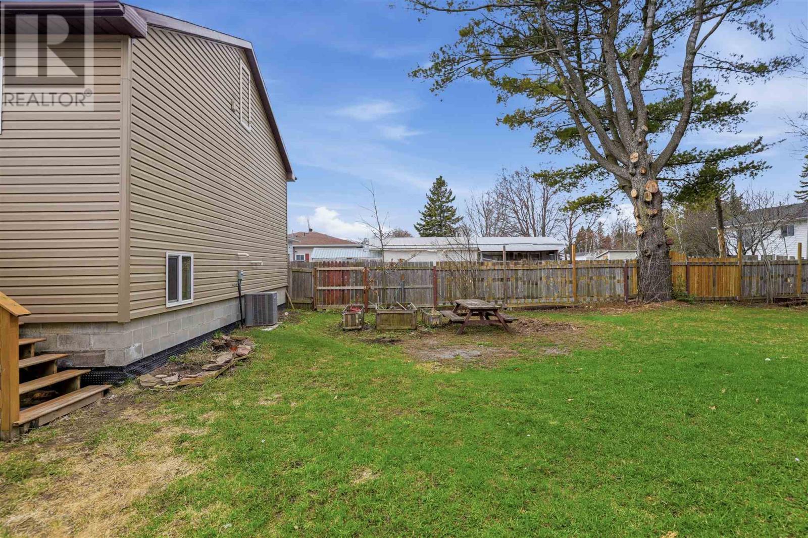 82 Frontenac St, Sault Ste. Marie, Ontario  P6B 2A3 - Photo 36 - SM260954