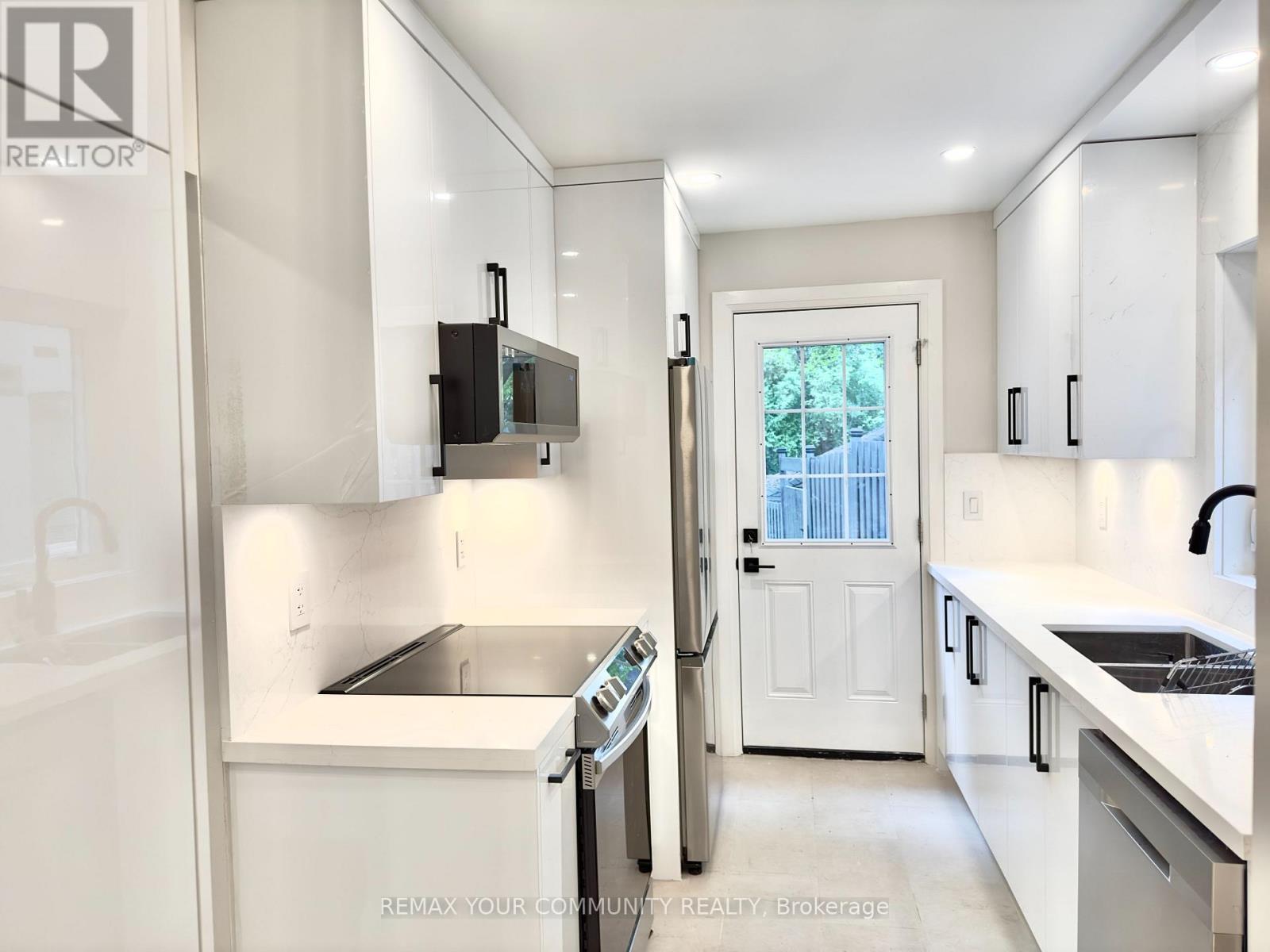 351 Fairlawn Avenue, Toronto, Ontario  M5M 1T5 - Photo 6 - C13115048