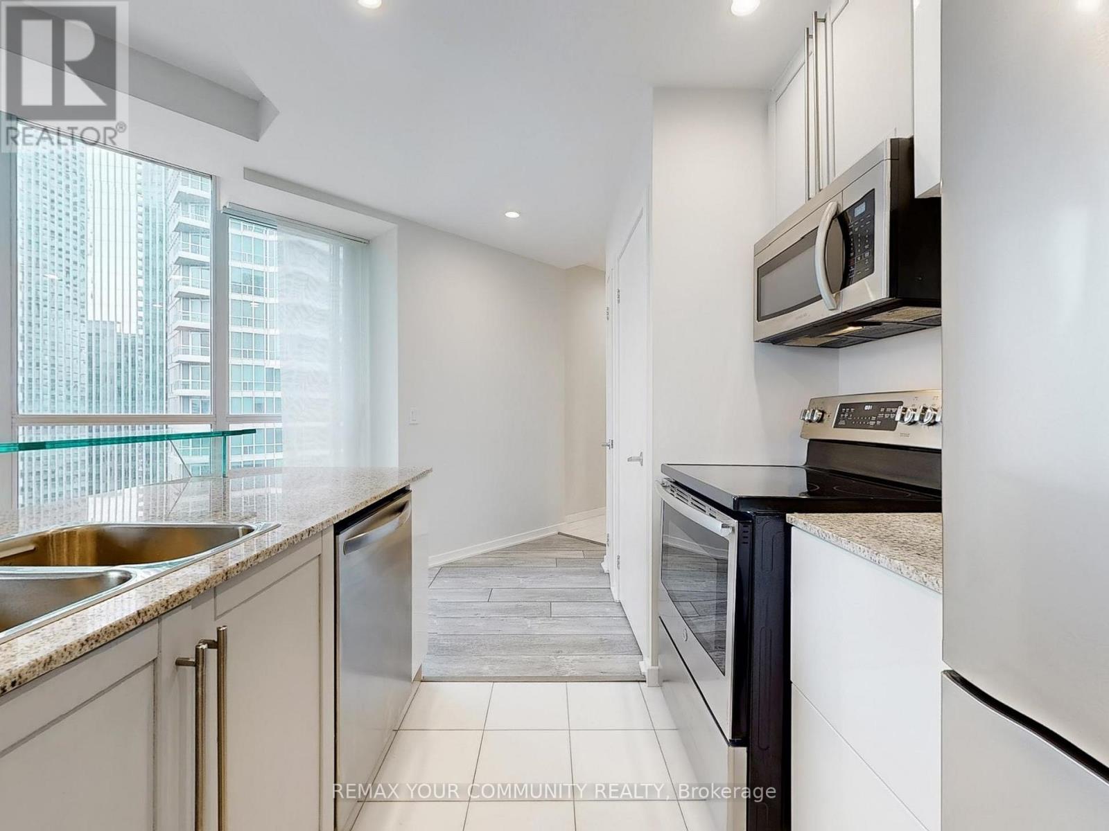 2212 - 208 Queens Quay West Street, Toronto, Ontario  M5J 2Y5 - Photo 13 - C13115104