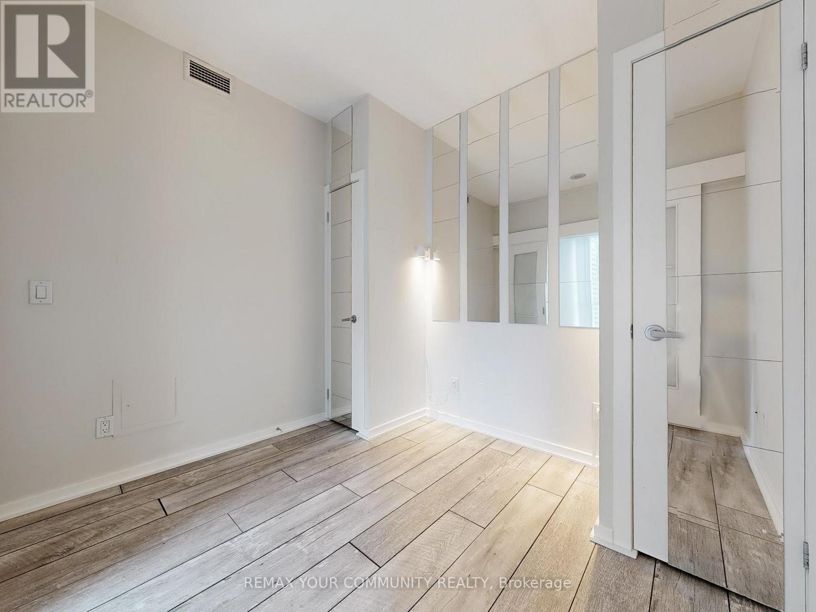 2212 - 208 Queens Quay West Street, Toronto, Ontario  M5J 2Y5 - Photo 15 - C13115104