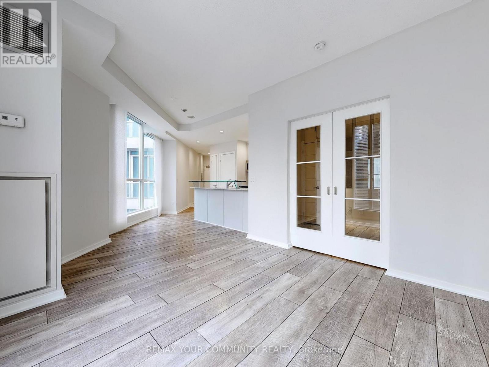 2212 - 208 Queens Quay West Street, Toronto, Ontario  M5J 2Y5 - Photo 2 - C13115104