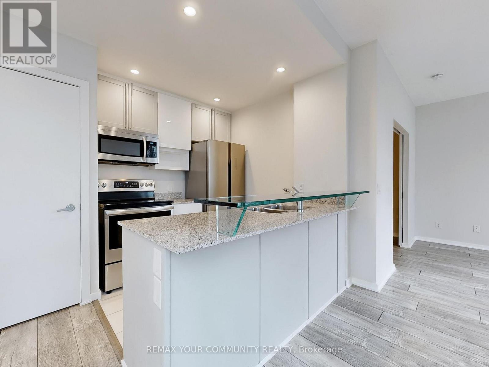 2212 - 208 Queens Quay West Street, Toronto, Ontario  M5J 2Y5 - Photo 4 - C13115104