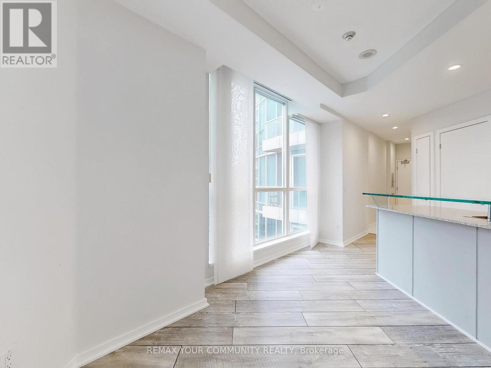 2212 - 208 Queens Quay West Street, Toronto, Ontario  M5J 2Y5 - Photo 7 - C13115104