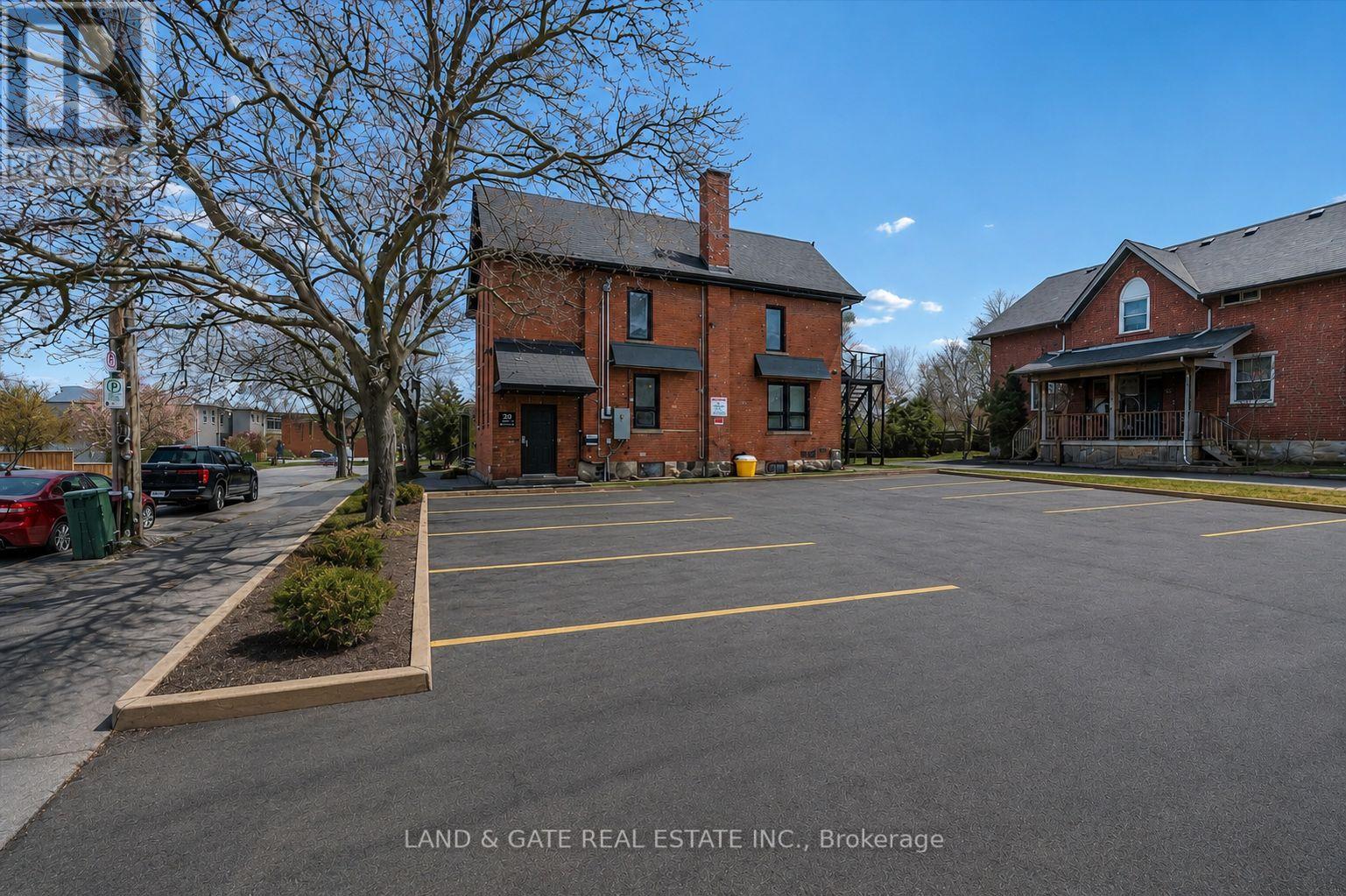 20 ELGIN STREET E, Oshawa, Ontario