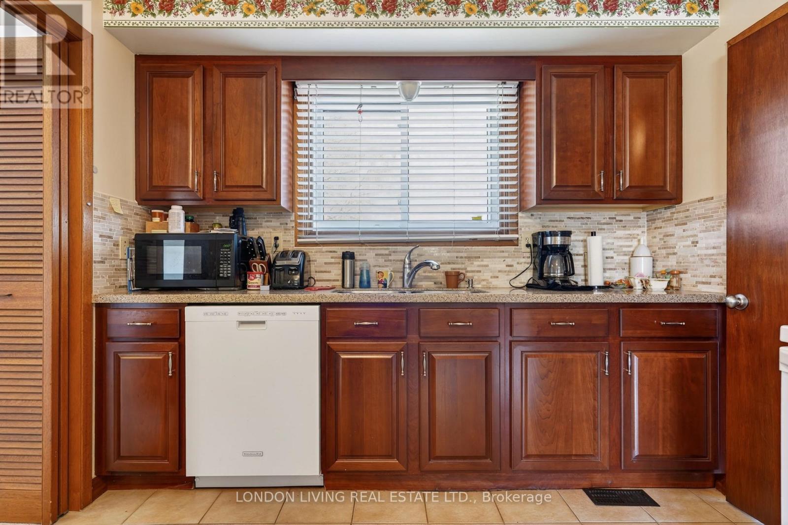 965 Osgoode Drive, London South (South Y), Ontario  N6E 1C9 - Photo 16 - X13053338