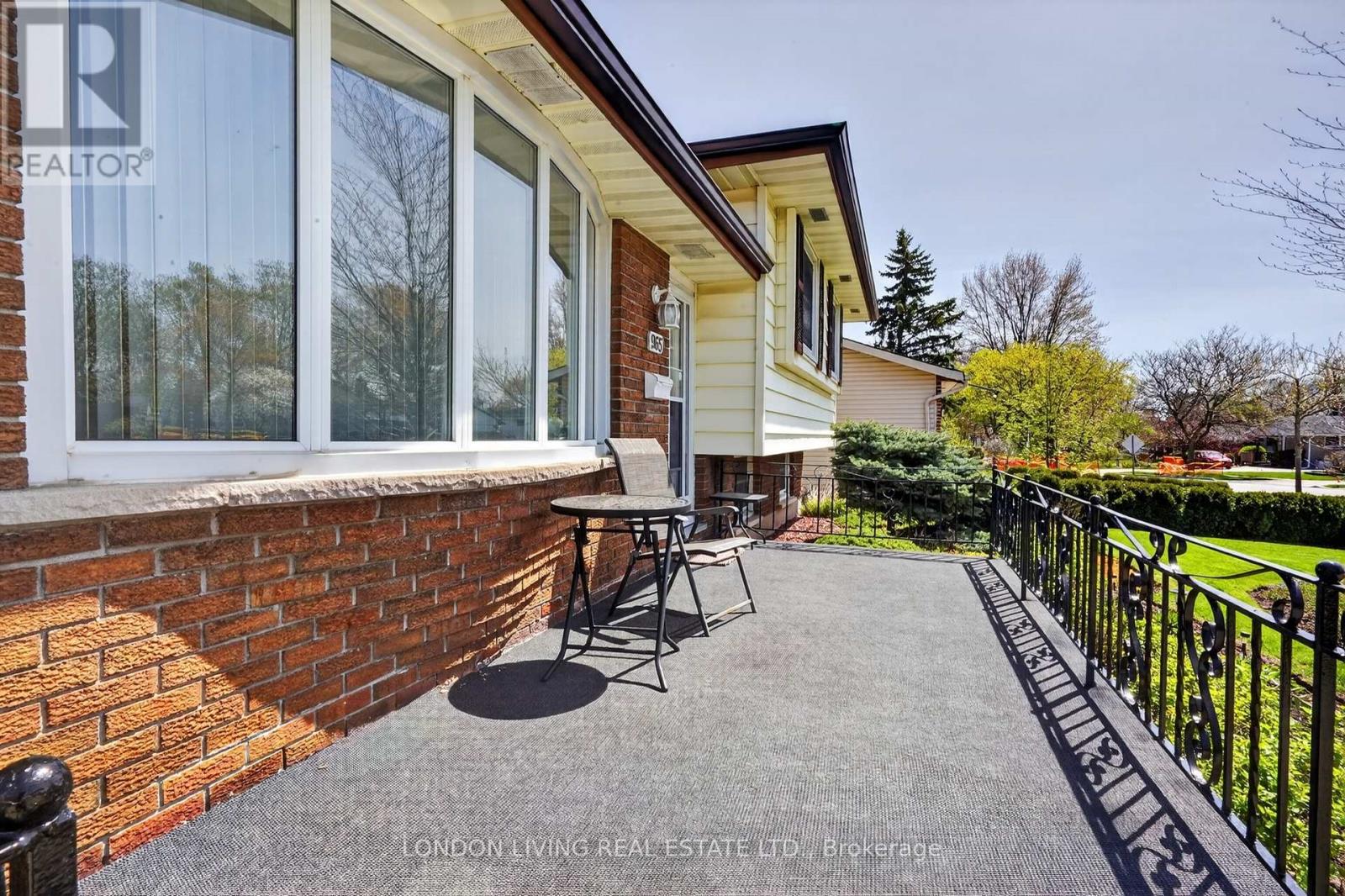 965 Osgoode Drive, London South (South Y), Ontario  N6E 1C9 - Photo 5 - X13053338