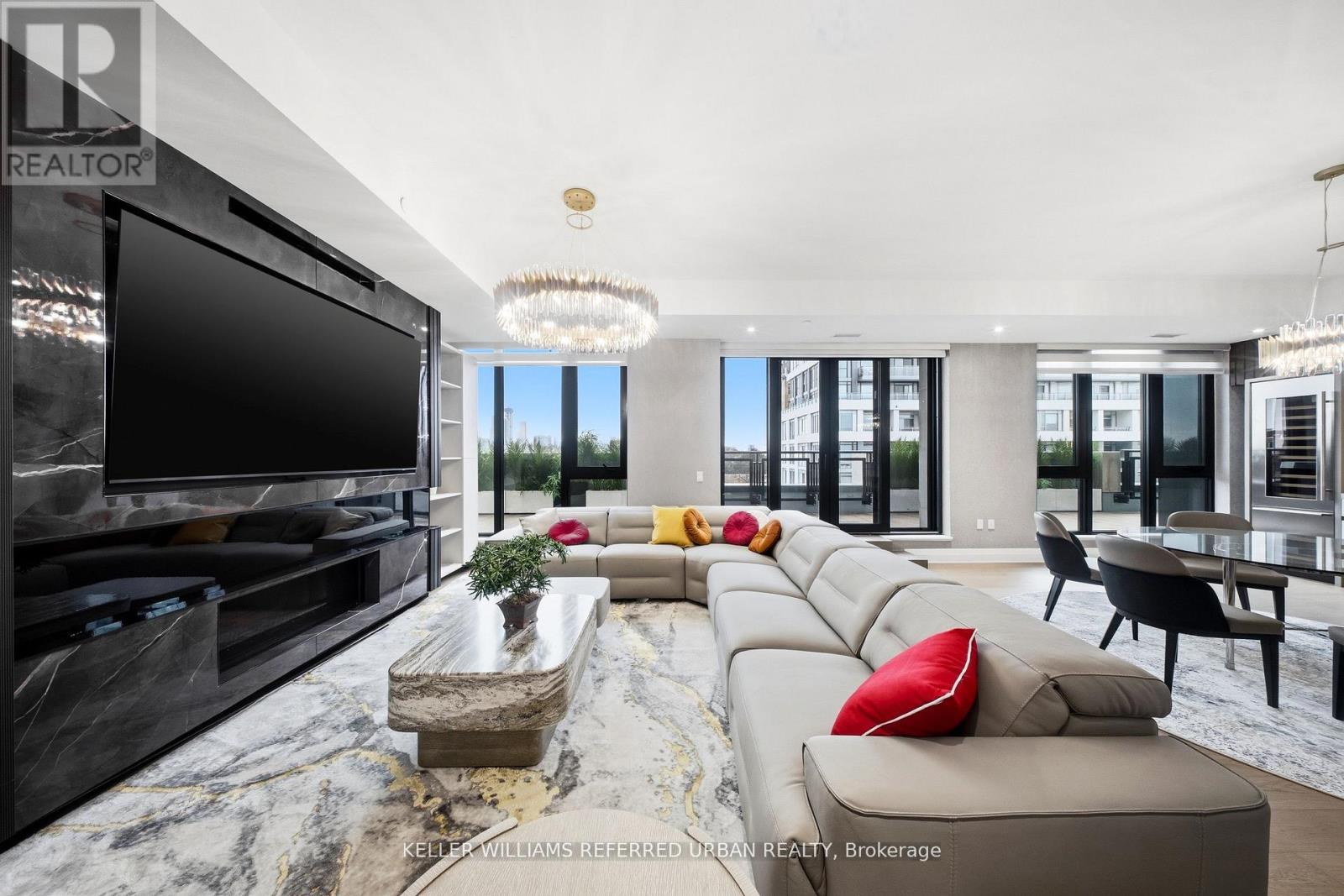 607 - 2 FOREST HILL ROAD, Toronto, Ontario
