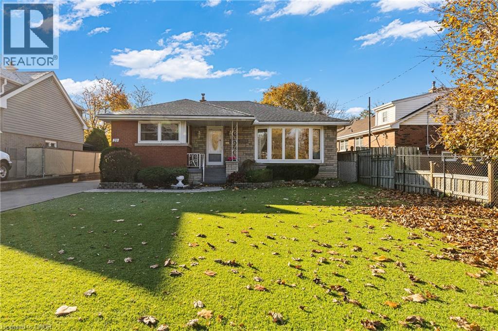20 Burwell Avenue, Stoney Creek, Ontario  L8G 3L7 - Photo 3 - 40822019