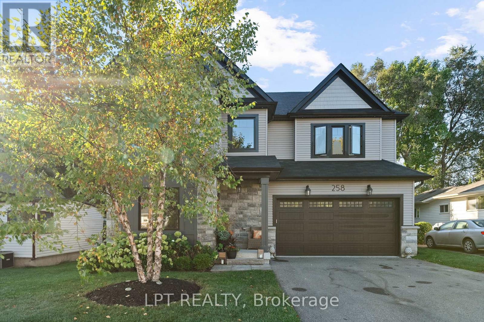 258 ANDREW STREET, Newmarket, Ontario