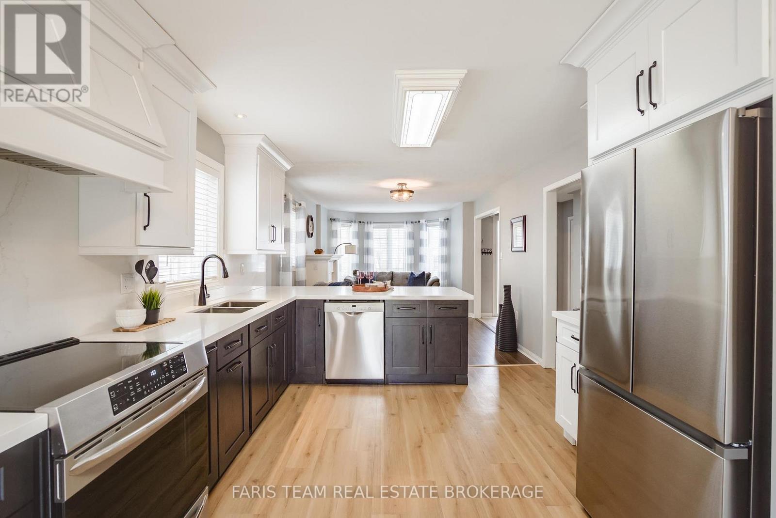 28 Stonemount Crescent, Essa (Angus), Ontario  L0M 1B4 - Photo 10 - N13115030
