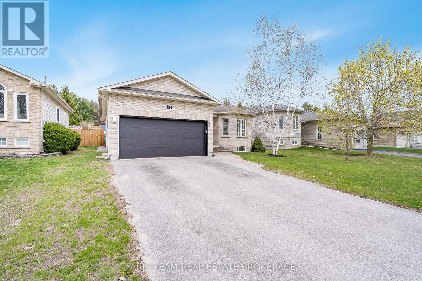 28 Stonemount Crescent, Essa (Angus), Ontario  L0M 1B4 - Photo 2 - N13115030