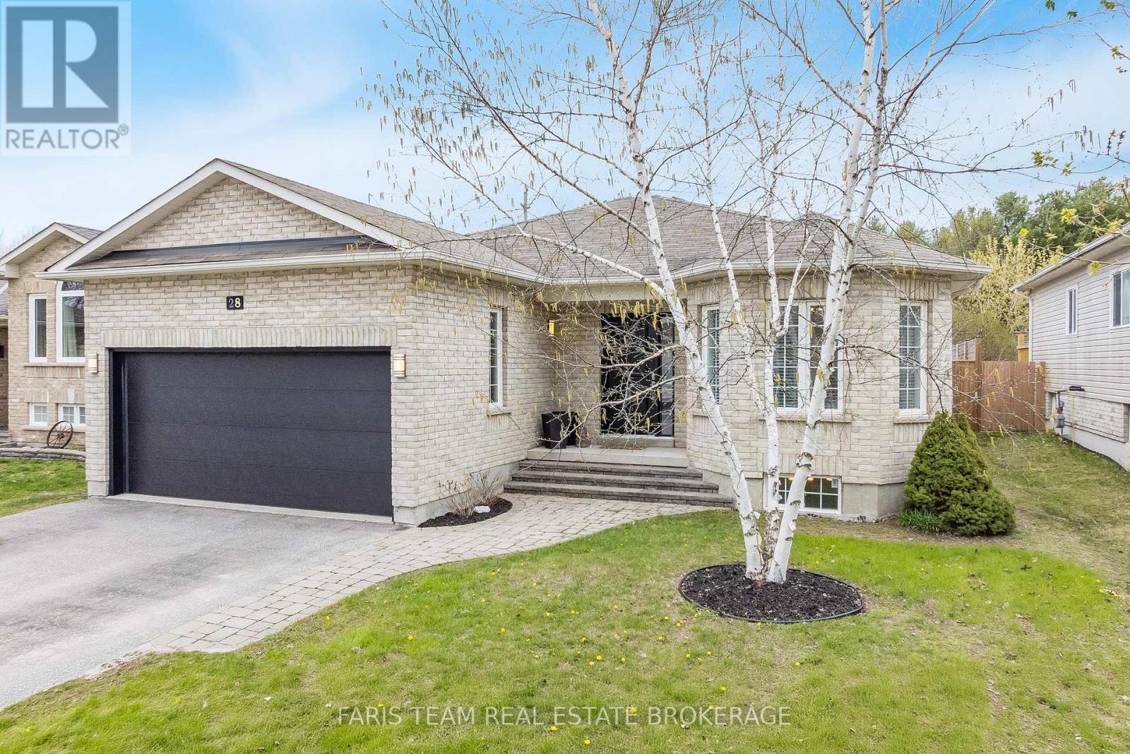 28 Stonemount Crescent, Essa (Angus), Ontario  L0M 1B4 - Photo 3 - N13115030