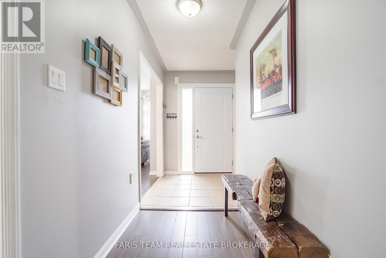 28 Stonemount Crescent, Essa (Angus), Ontario  L0M 1B4 - Photo 5 - N13115030