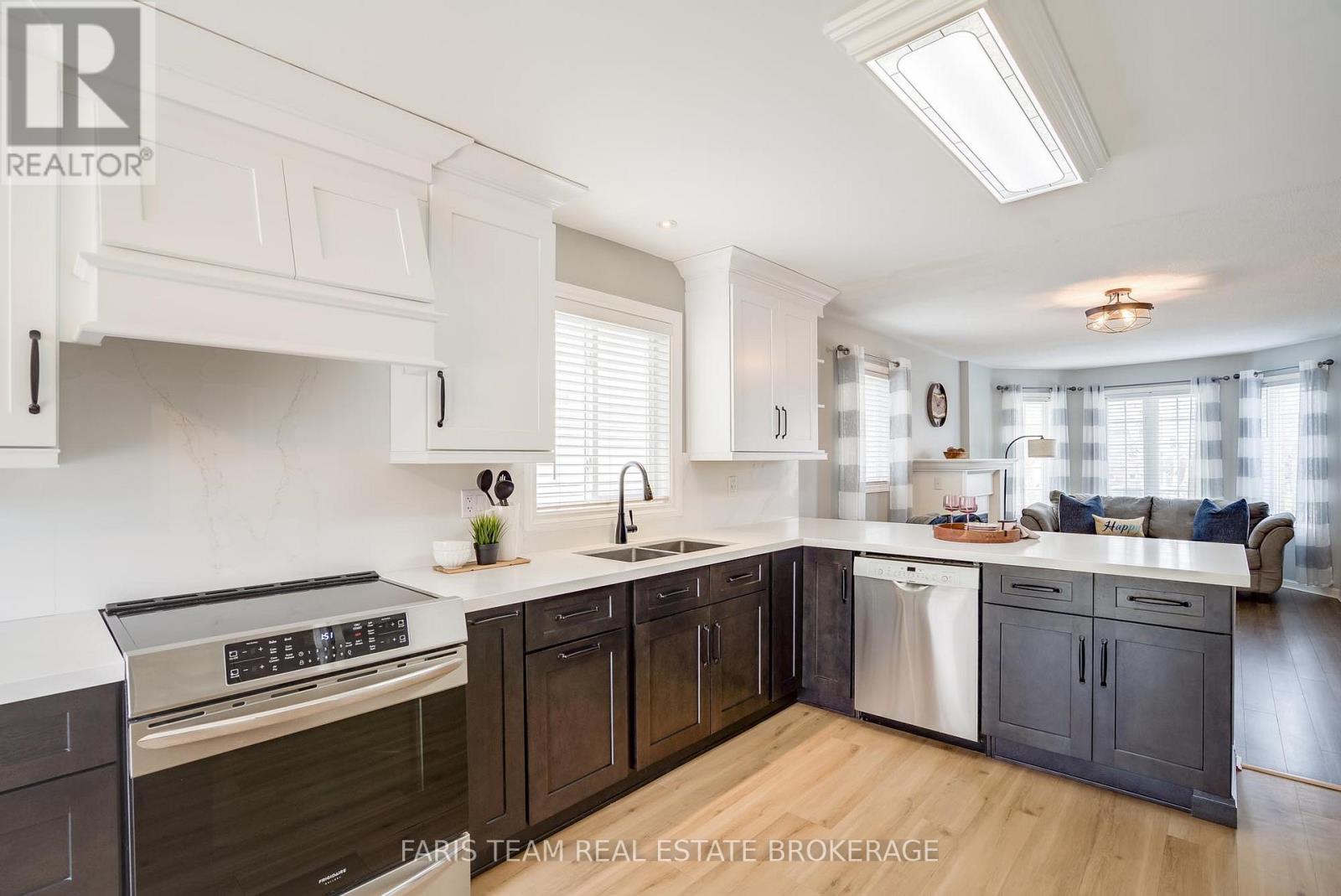 28 Stonemount Crescent, Essa (Angus), Ontario  L0M 1B4 - Photo 9 - N13115030