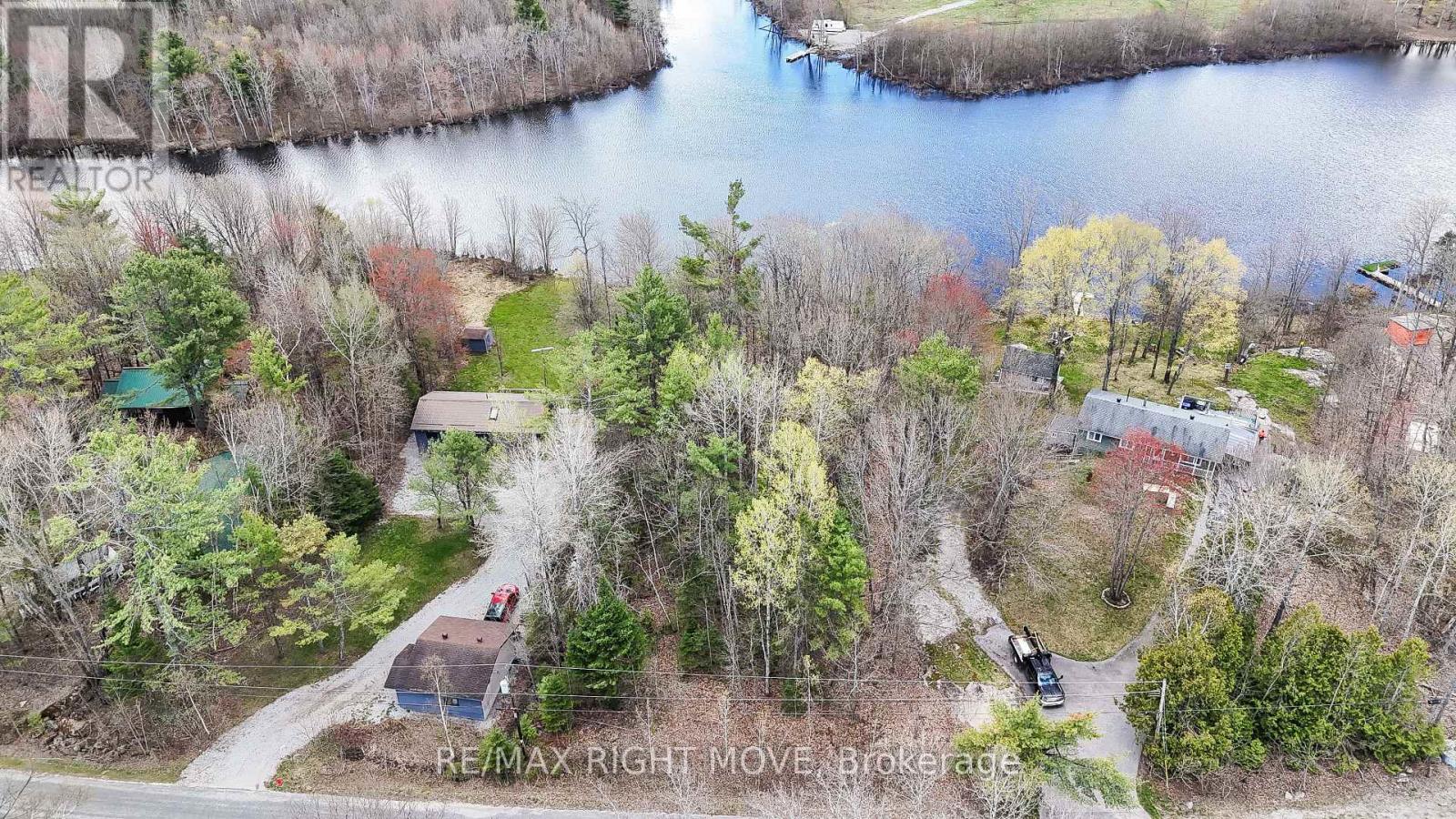 5123 Severn Pines Crescent, Severn, Ontario  L0K 2B0 - Photo 2 - S13115038
