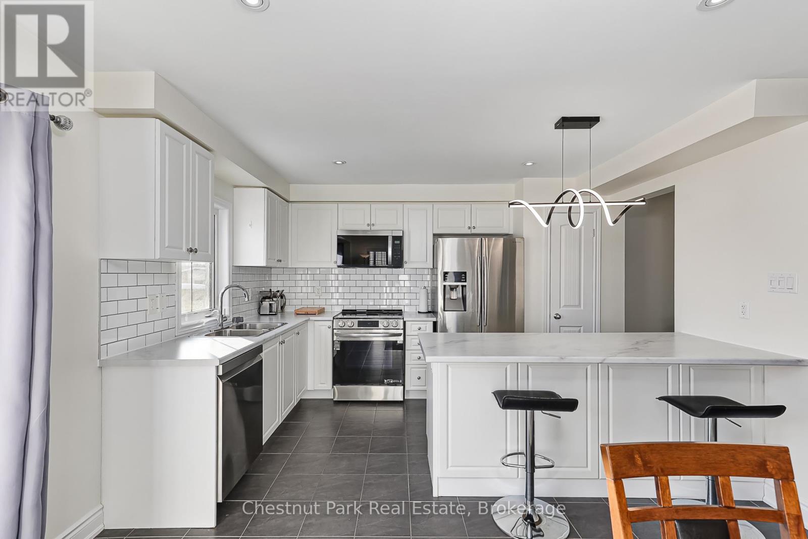 34 Robertson Street, Collingwood, Ontario  L9Y 0X1 - Photo 15 - S12636056