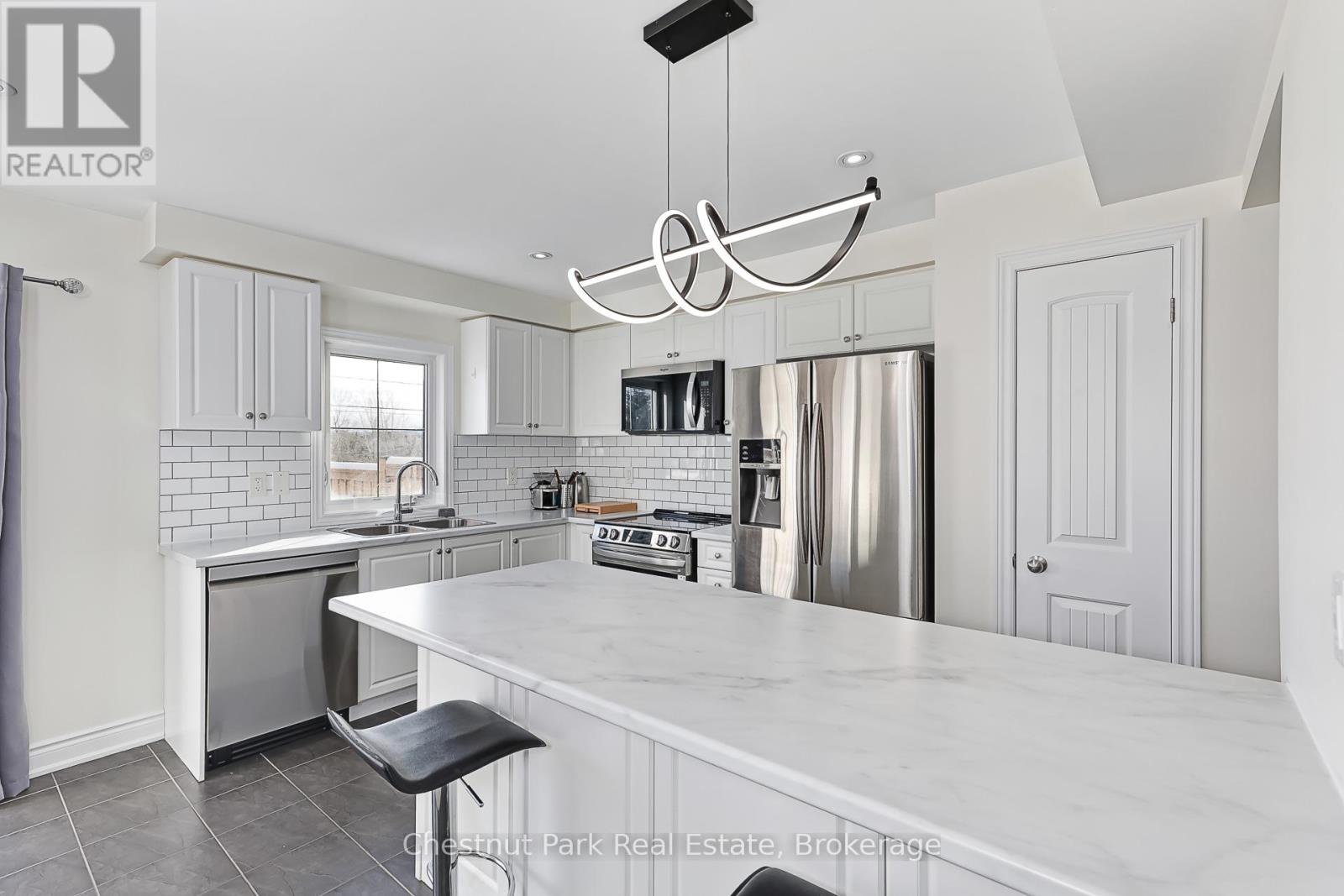 34 Robertson Street, Collingwood, Ontario  L9Y 0X1 - Photo 16 - S12636056