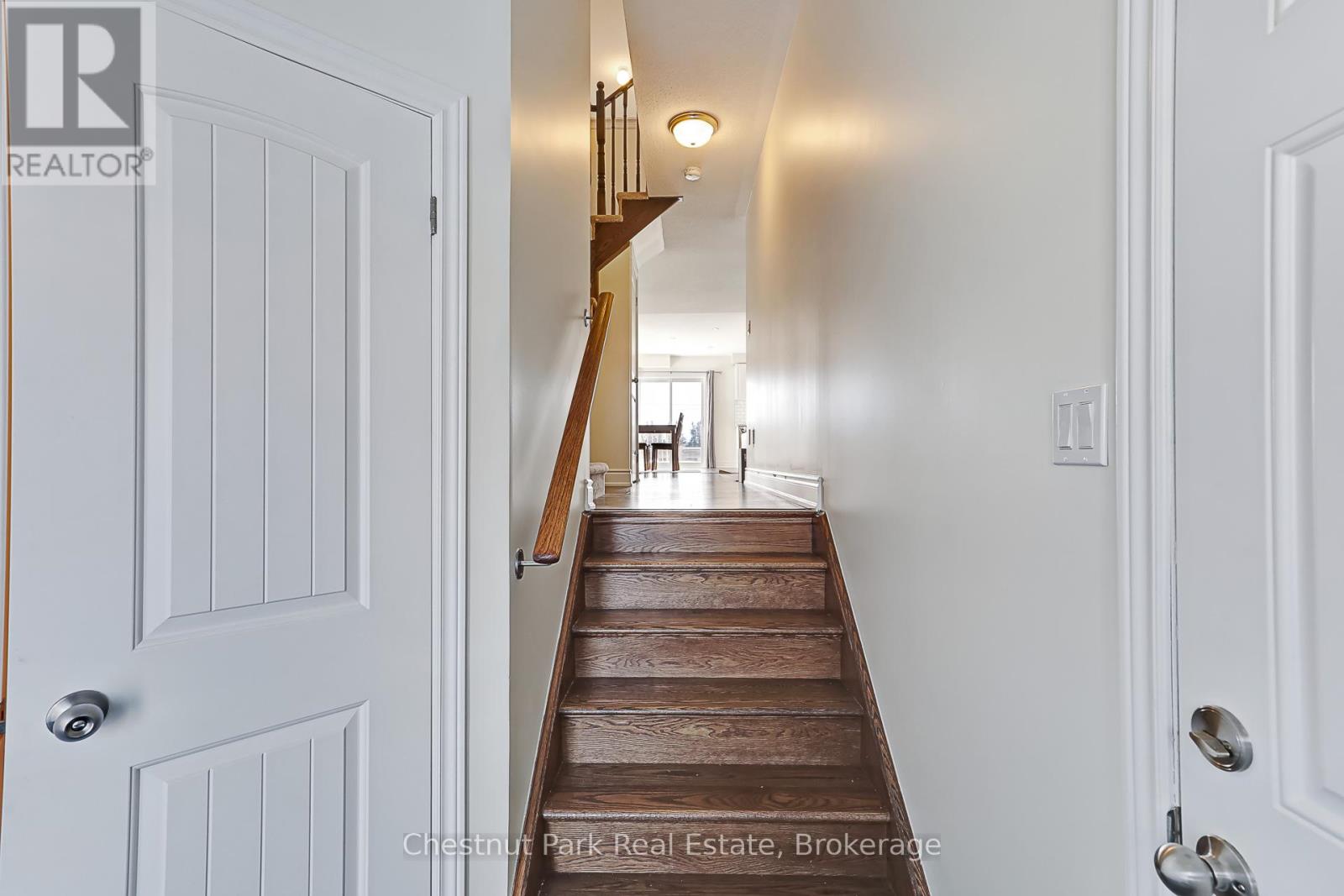 34 Robertson Street, Collingwood, Ontario  L9Y 0X1 - Photo 5 - S12636056