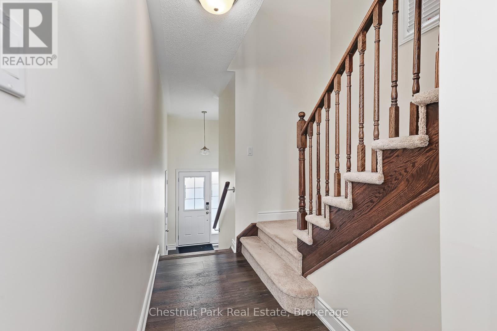 34 Robertson Street, Collingwood, Ontario  L9Y 0X1 - Photo 7 - S12636056